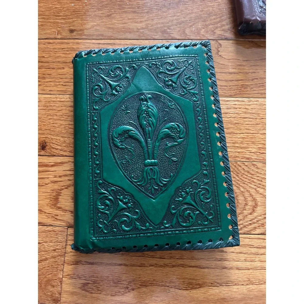 Vintage 1990 Boy Scout Handbook 10th Ed Green Embossed Leather Cover Italy BSA